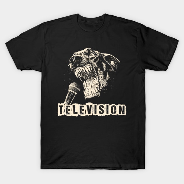 television ll scream T-Shirt by angga108